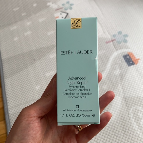 SALE❗️Offer $50❗️Estée Lauder Advances Night Repair - Picture 2 of 5